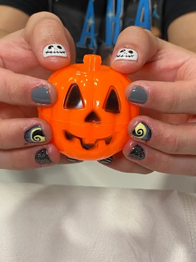 Decoración de uñas temática en Andrea Nails Zaragoza