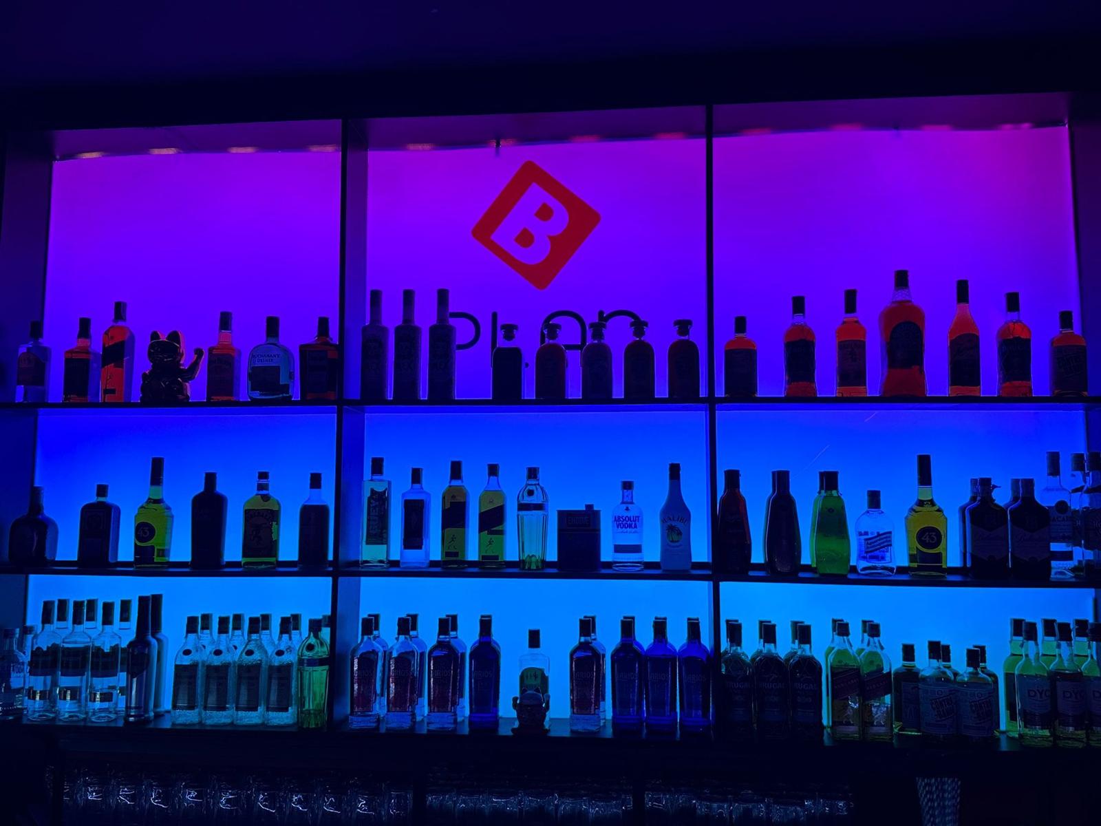 Zona de bar PlanB